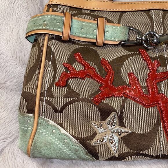 Vintage Coach Signature Fish Purse - Picture 3 of 7